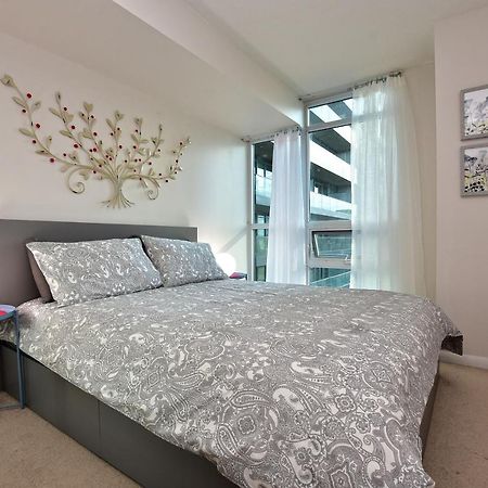 Downtown Condo, Free Parking & Amenities Toronto Esterno foto